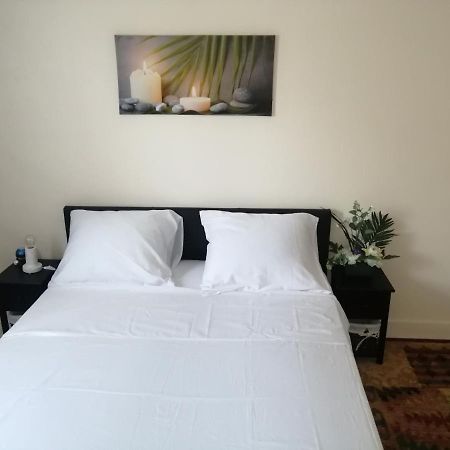 Chambre Dans Appartement A Ньор Экстерьер фото