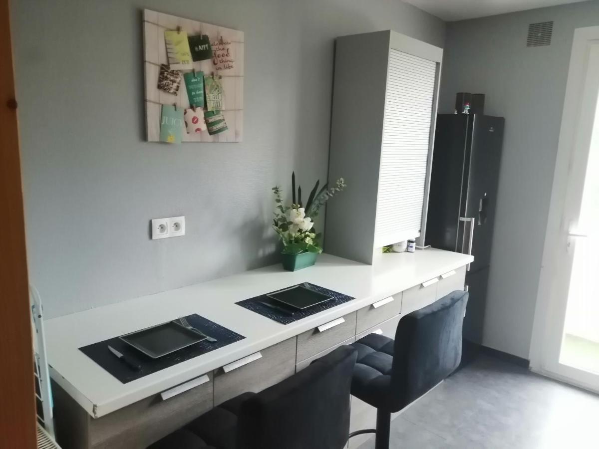 Chambre Dans Appartement A Ньор Экстерьер фото