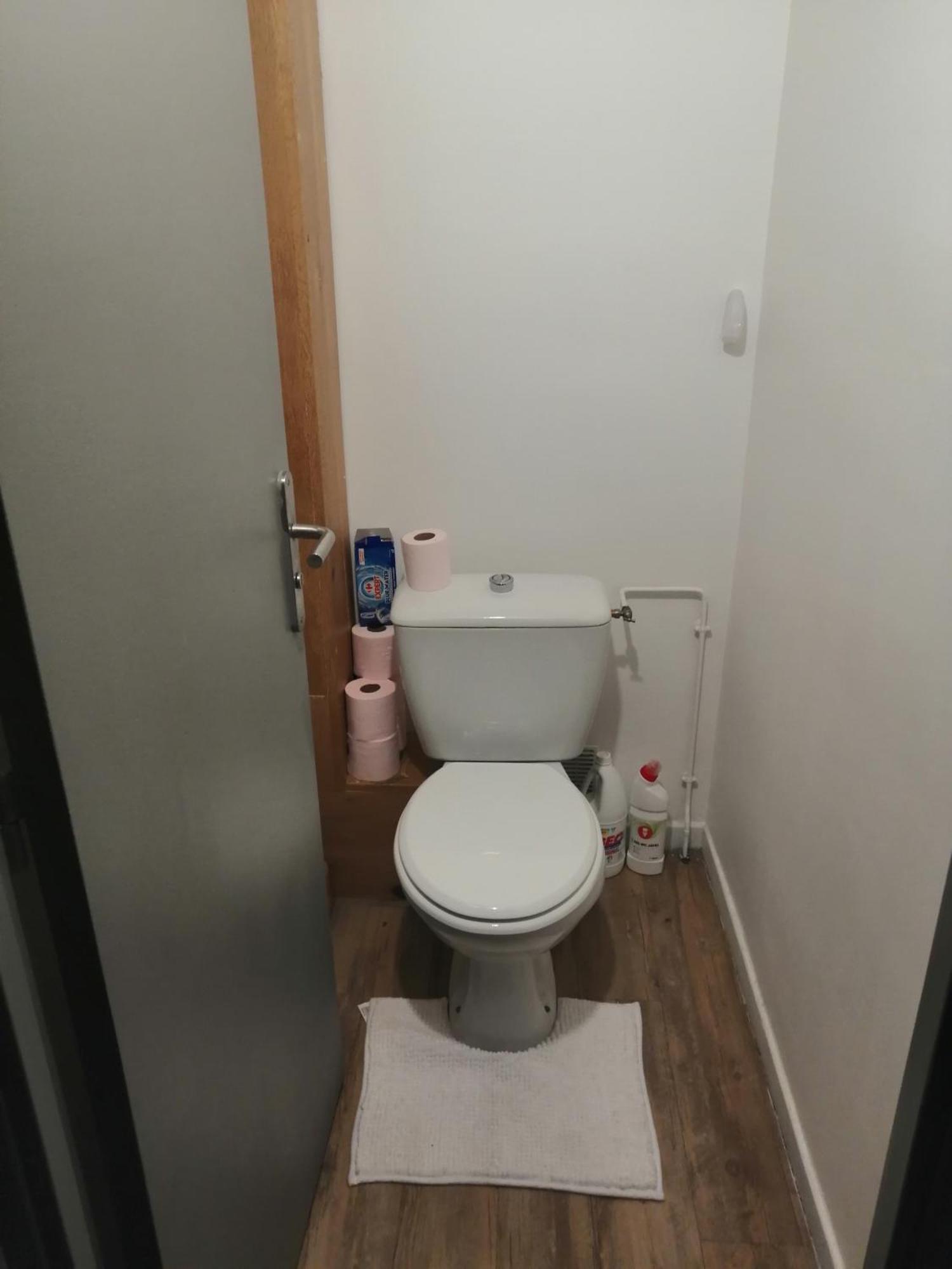 Chambre Dans Appartement A Ньор Экстерьер фото